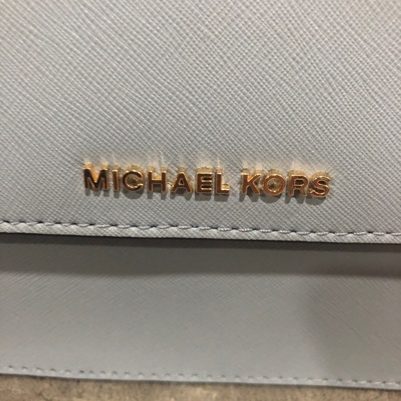 🩸NWOT.  MICHAEL KORS.  Beautiful baby blue handbag. - Picture 2 of 4